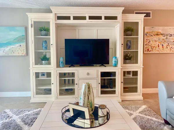 $6,000 | 145 South Ocean Avenue, Unit 419, Palm Beach Shores, FL 33404