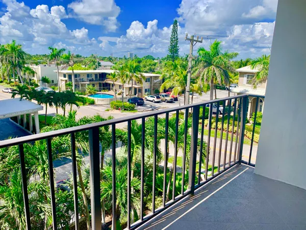 $6,000 | 145 South Ocean Avenue, Unit 419, Palm Beach Shores, FL 33404