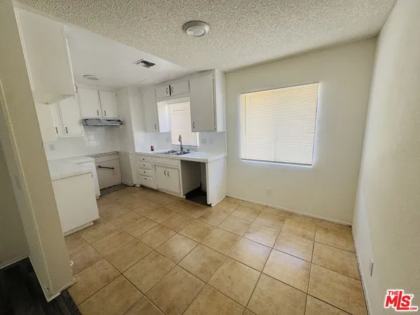 $2,200 | 45119 Beech Avenue, Unit A, Lancaster, CA 93534