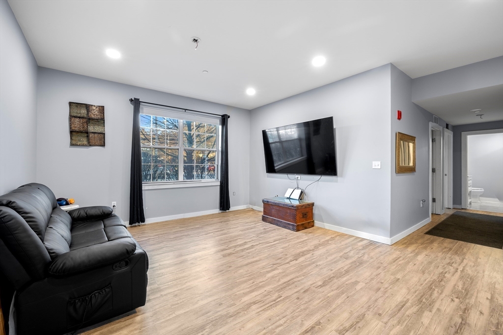 1 Powder Mill Square, Unit 102 Andover, MA 01810 - Photo 4 of 30