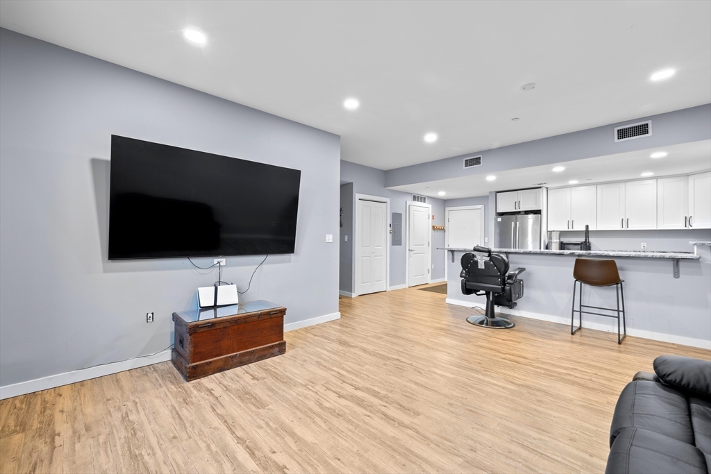 1 Powder Mill Square, Unit 102 Andover, MA 01810 - Photo 5 of 30