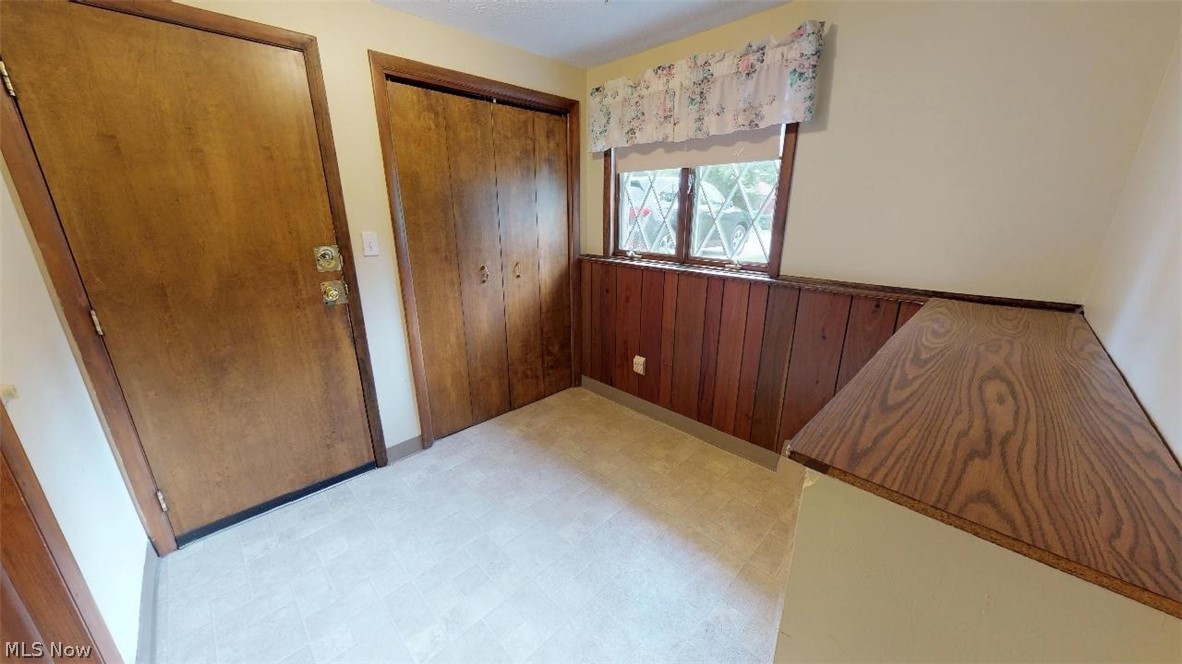 468 Snavely Road Cleveland, OH 44143 - Photo 13 of 31
