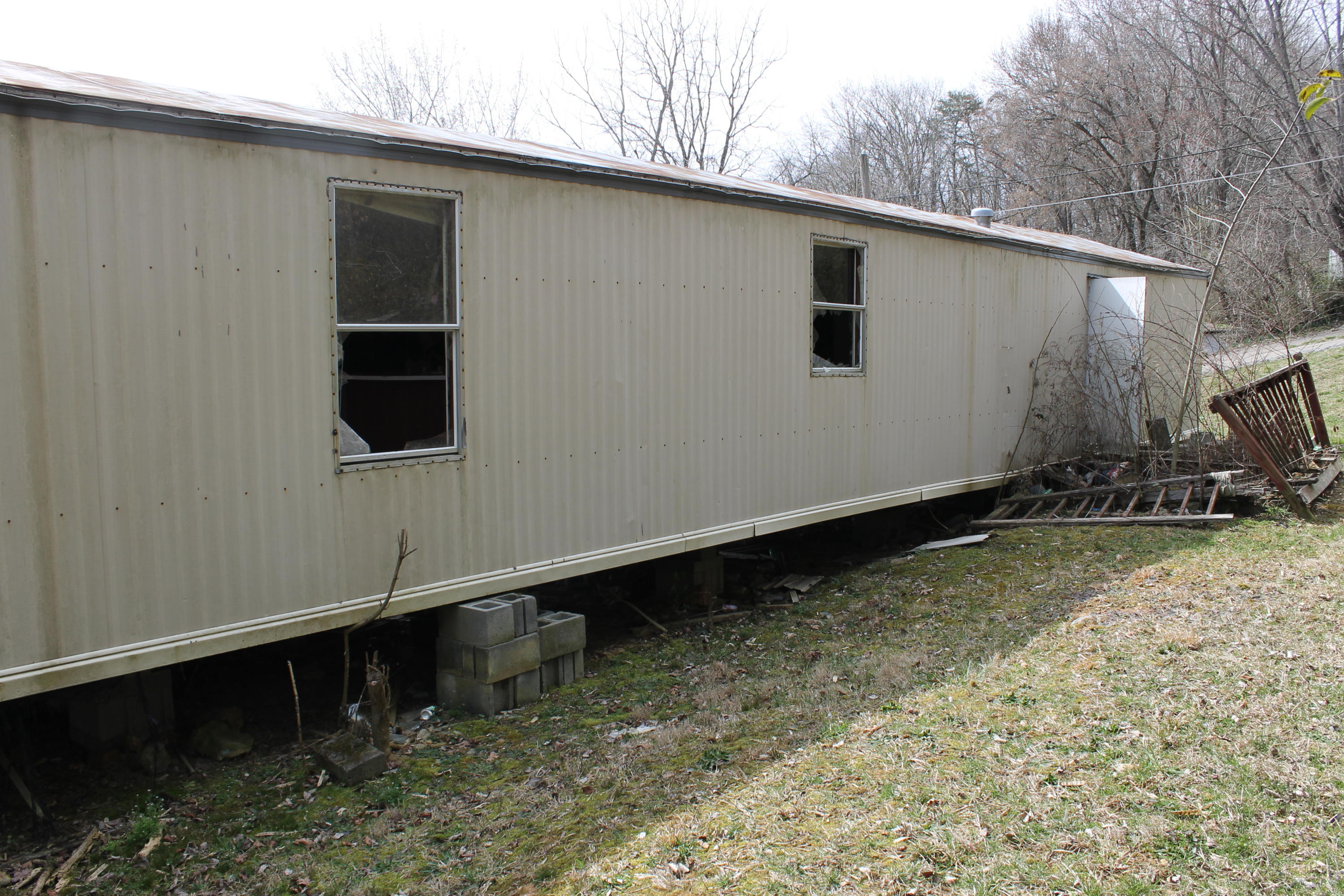 2018 Orleans Rd Back of Trailer