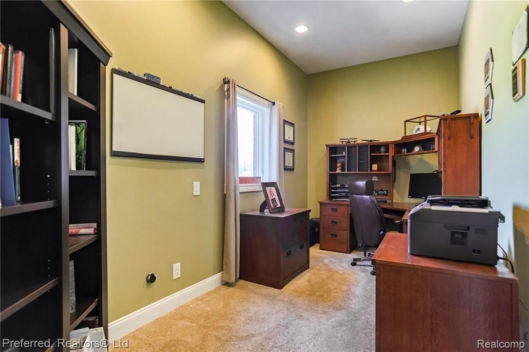 24271 Clark Road New Boston, MI 48164 - Photo 29 of 55 28IMG_0501.jpg