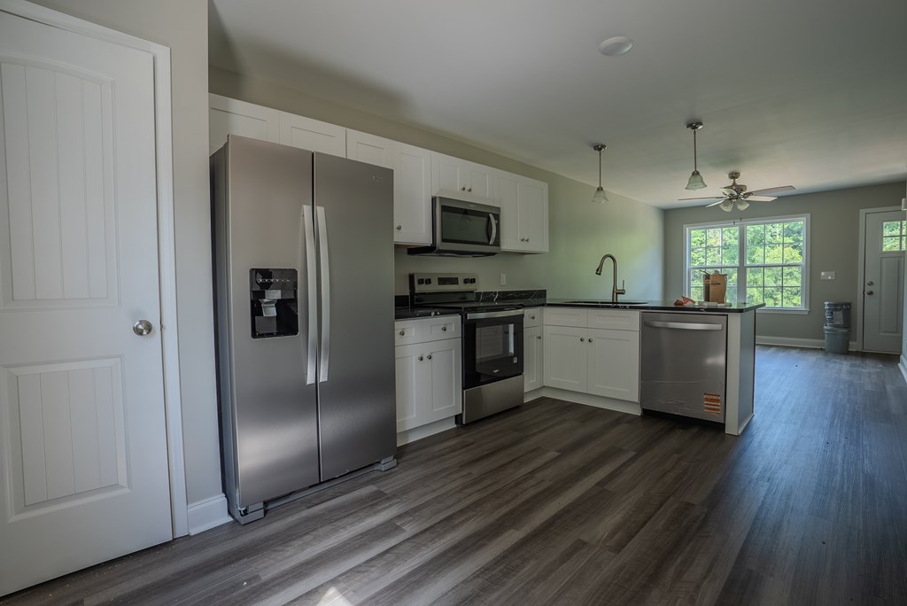 139 Harrison Lane Dalton, GA 30721 - Photo 3 of 16 Gallery Image 3
