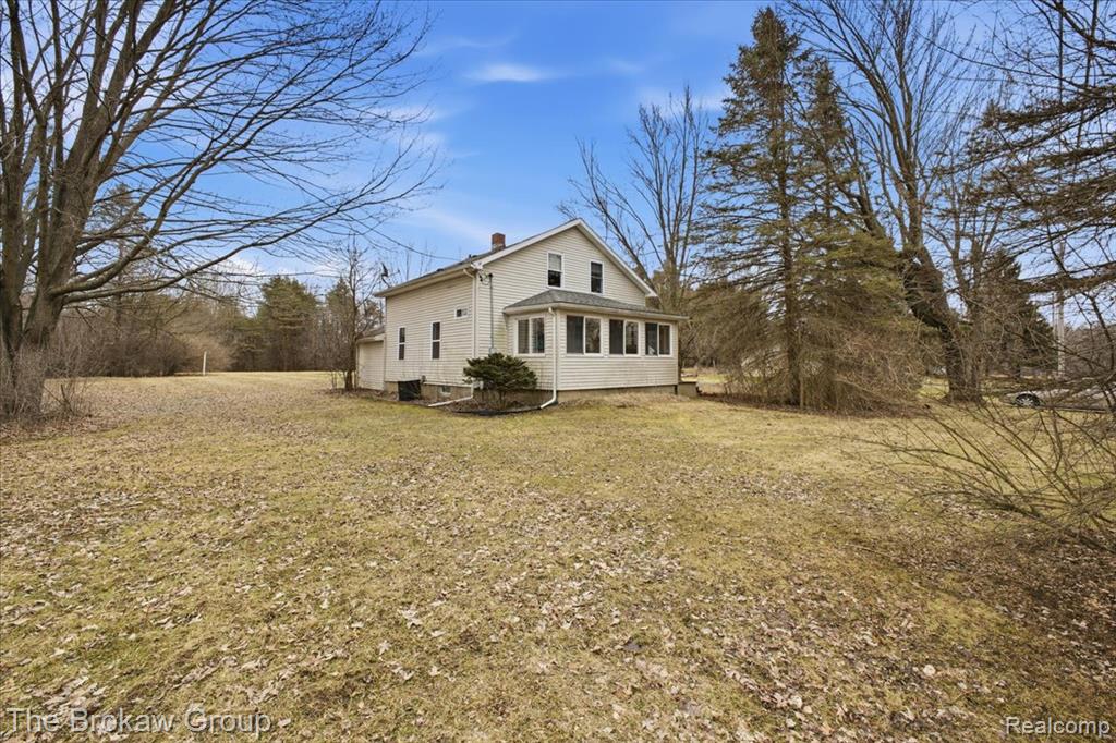 4340 North Webster Road Flushing, MI 48433 - Photo 5 of 47