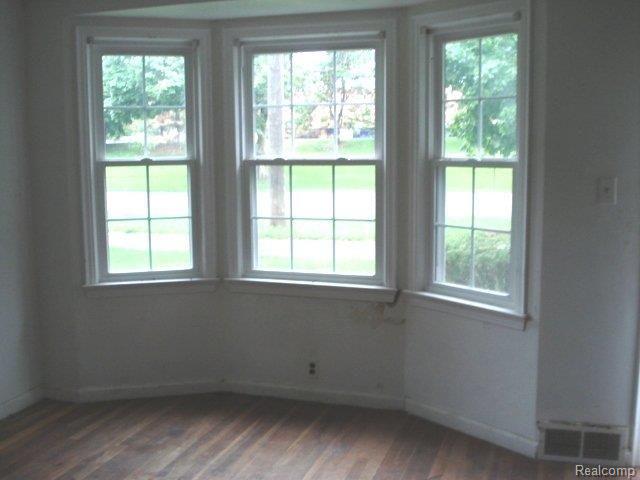 3525 West Auburn Road Rochester, MI 48309 - Photo 8 of 11 3525 W. Auburn (8)