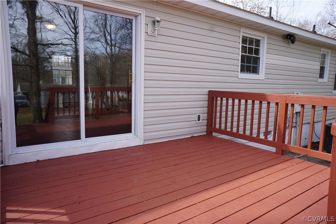 3709 Butor Road Hopewell, VA 23860 - Photo 30 of 41 Deck access from Dining