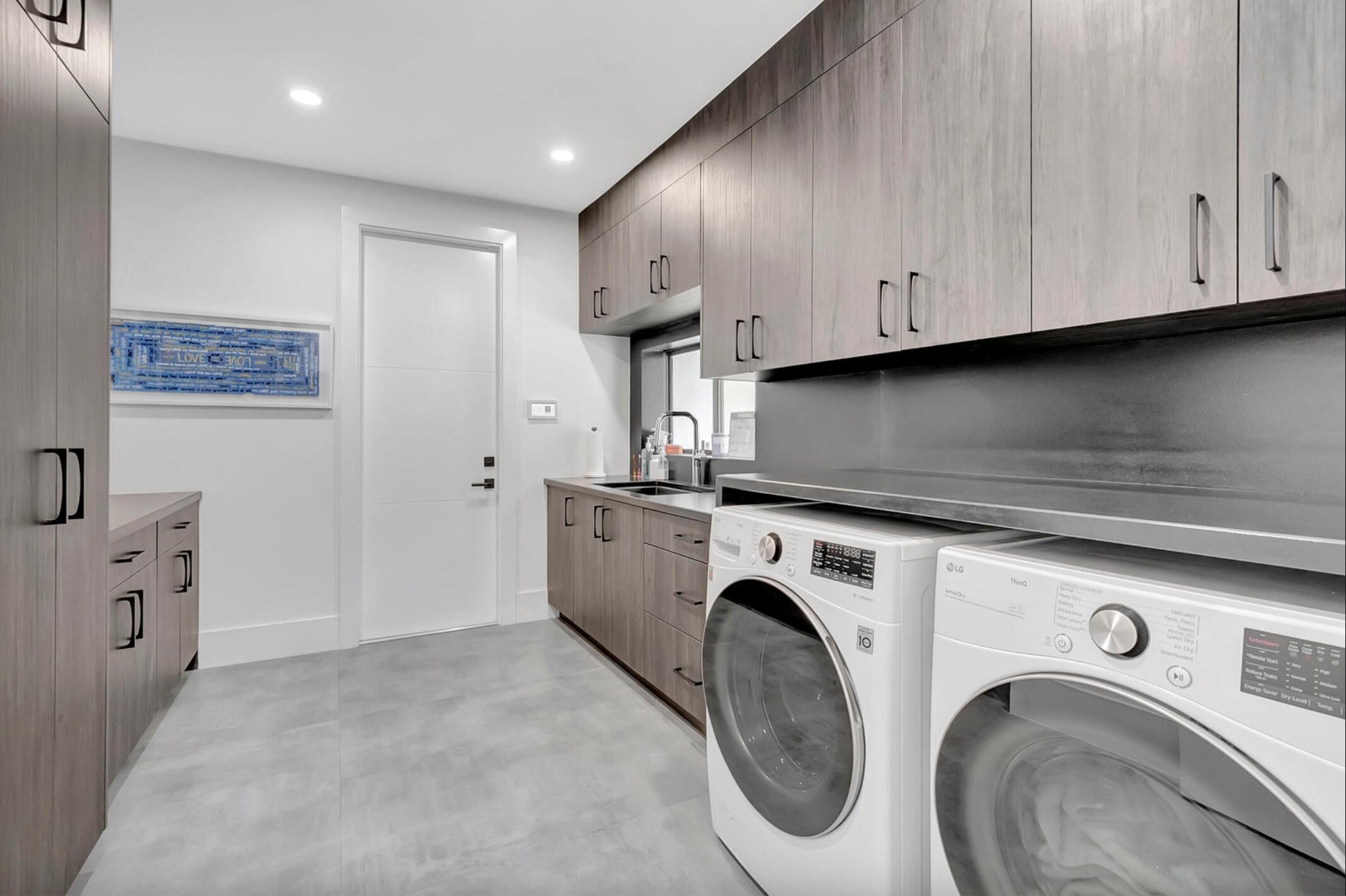 17315 Northway Circle Boca Raton, FL 33496 - Photo 29 of 34 laundry