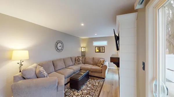 $257,500 | 2021 Bridge Avenue, Albert Lea, MN 56007