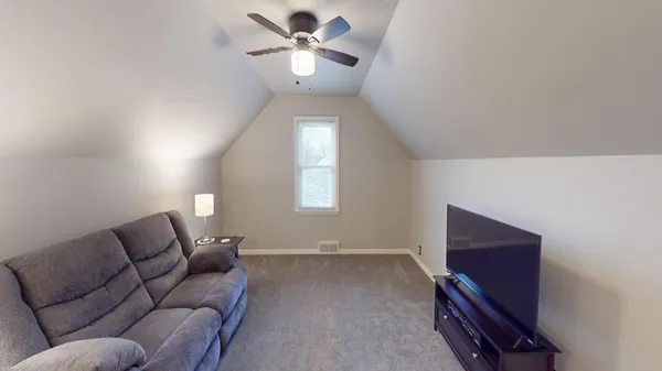 $257,500 | 2021 Bridge Avenue, Albert Lea, MN 56007