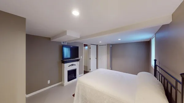 $257,500 | 2021 Bridge Avenue, Albert Lea, MN 56007