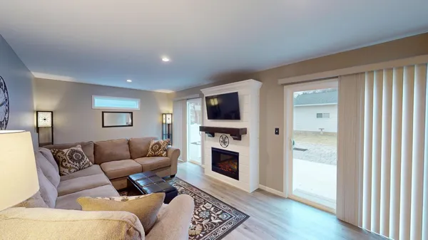 $257,500 | 2021 Bridge Avenue, Albert Lea, MN 56007