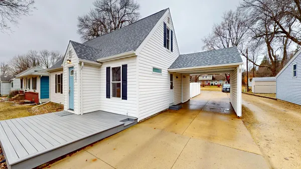 $257,500 | 2021 Bridge Avenue, Albert Lea, MN 56007