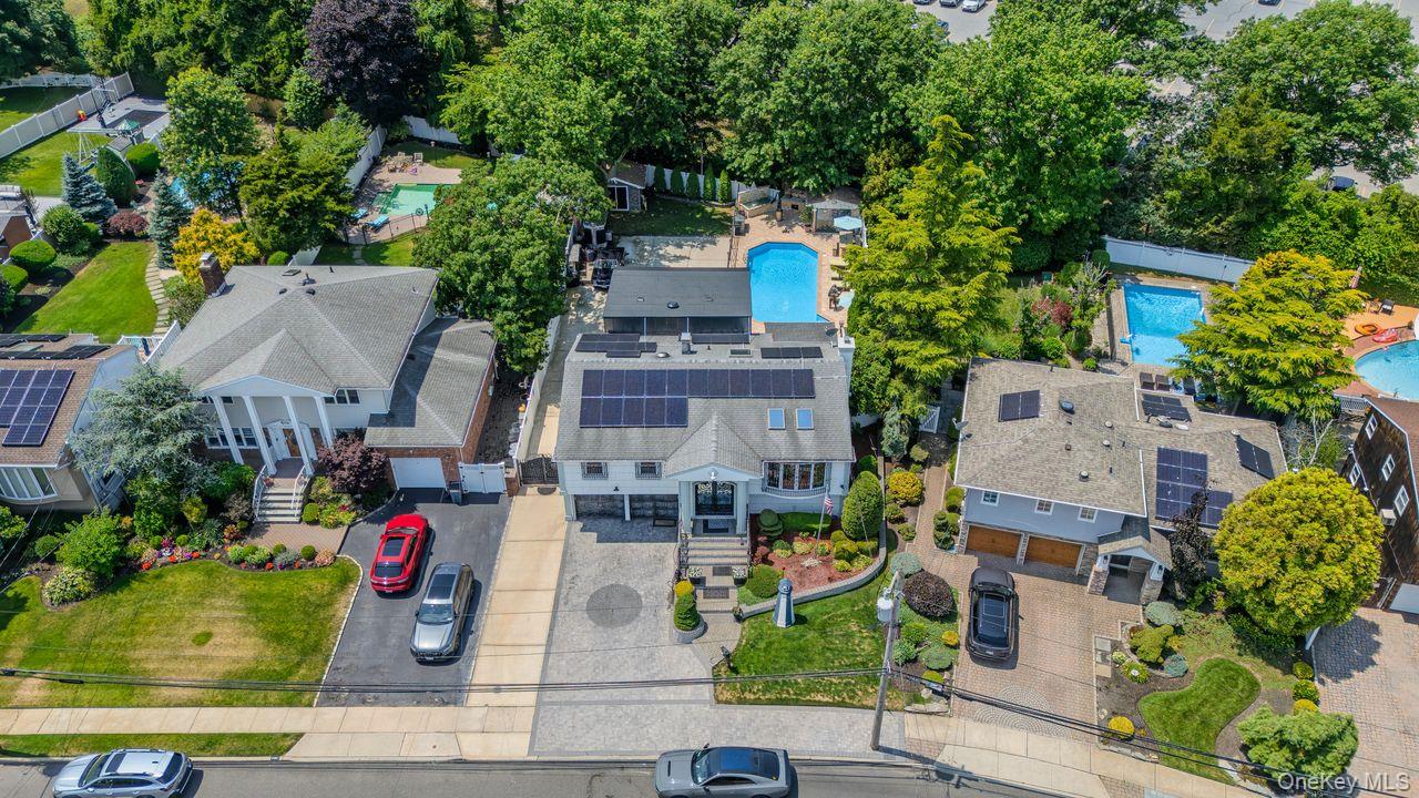 2696 Clubhouse Road Merrick, NY 11566 - Photo 5 of 38