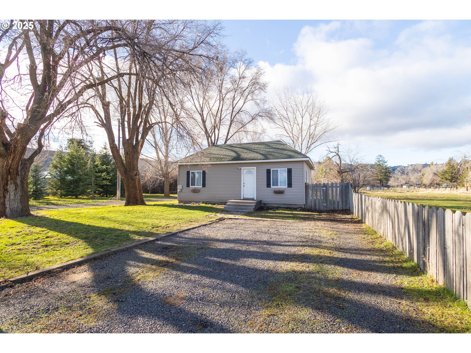 512 20th Street La Grande, OR 97850 - Photo 2 of 28