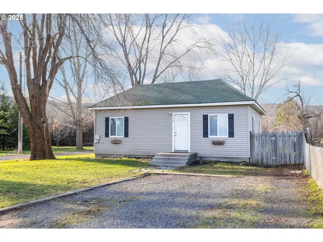 $250,000 | 512 20th Street, La Grande, OR 97850