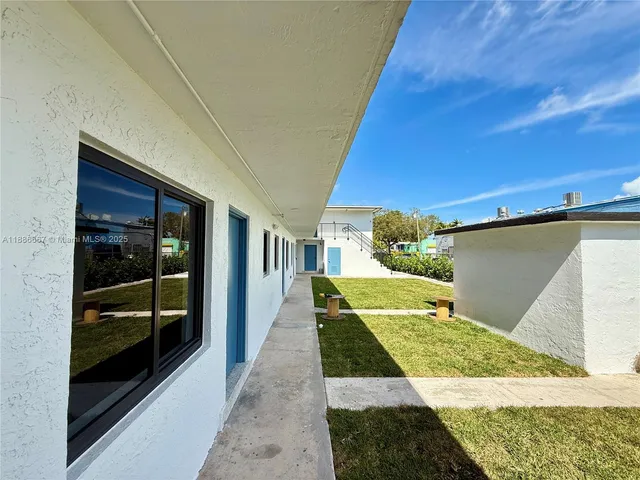 $2,495 | 180 Northeast 57th Street, Unit 9, Miami, FL 33137