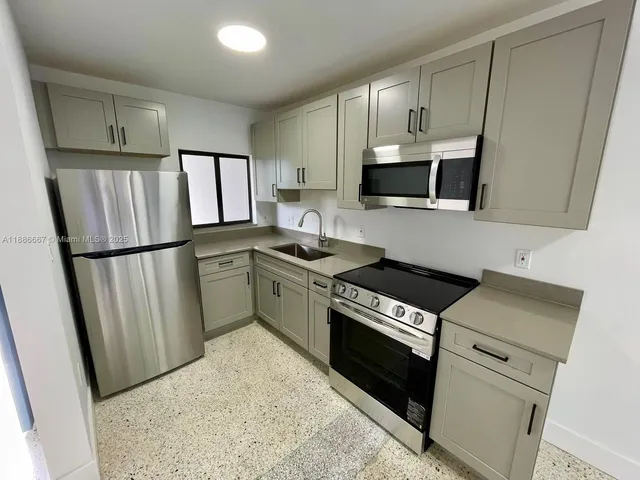 $2,495 | 180 Northeast 57th Street, Unit 9, Miami, FL 33137