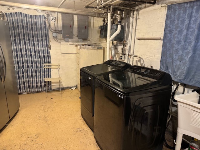 5829 North Washtenaw Avenue Chicago, IL 60659 - Photo 33 of 39 a utility room with dryer and washer