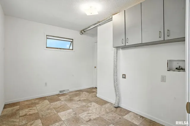 $77,000 | 116 Main Street, Buffalo, IA 52728