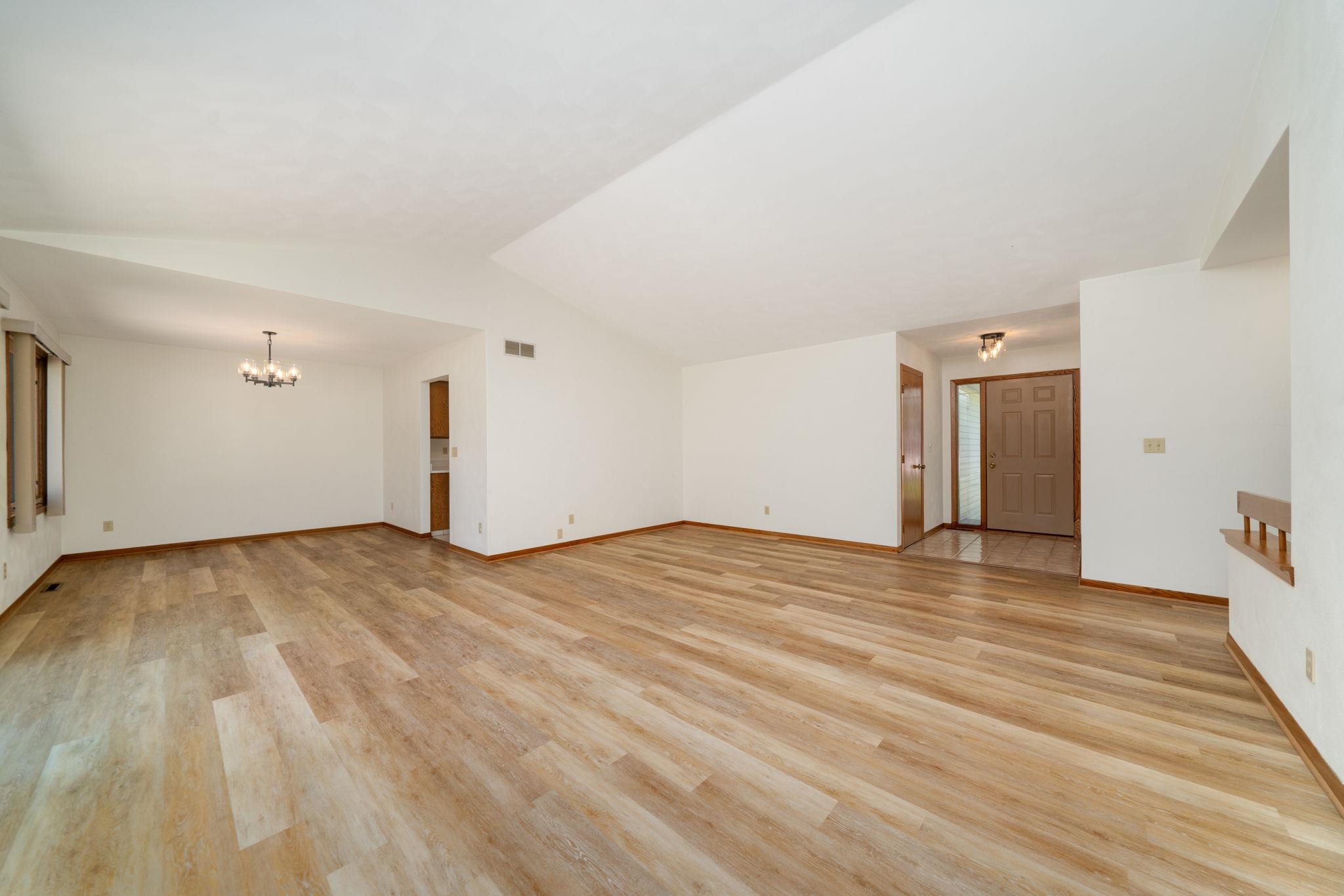 1616 Highridge Road Rockford, IL 61108 - Photo 10 of 43 Gallery Image 10