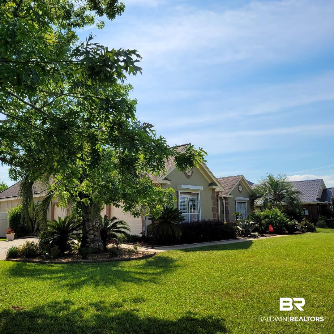 9185 Lakeview Drive Foley, AL 36535 - Photo 1 of 49 SIDE OF HOUSE