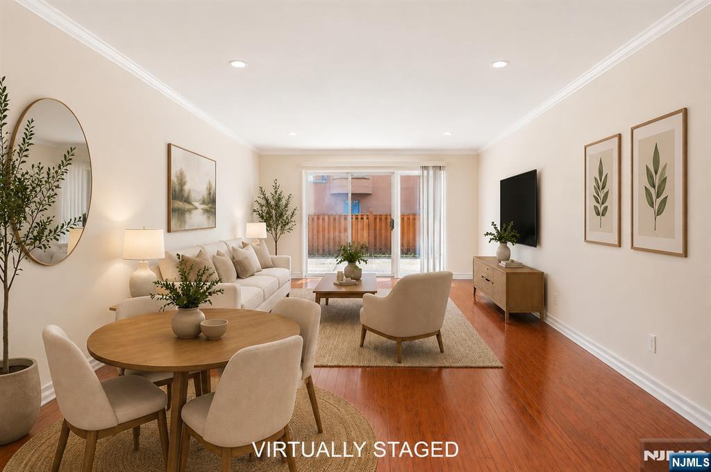 302 Chase Court, Unit 302 Edgewater, NJ 07020 - Photo 2 of 46