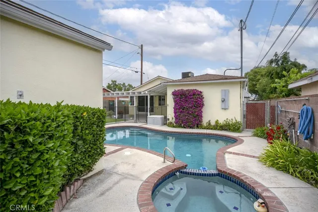 $1,500,000 | 835 North Lincoln Street, Burbank, CA 91506
