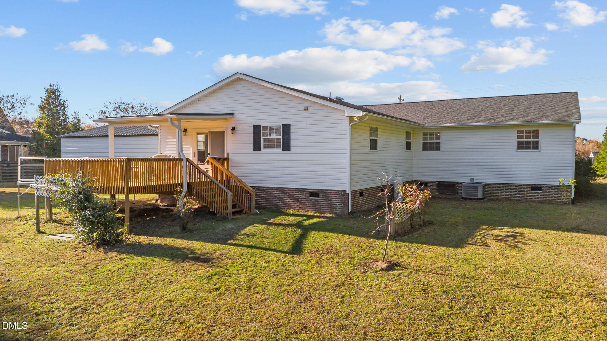 353 North Pleasant Coates Road Benson, NC 27504 - Photo 10 of 53