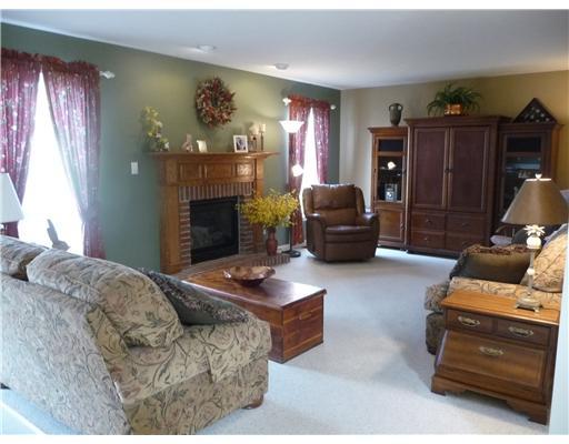 311 Allison Road Gibsonia, PA 15044 - Photo 8 of 18 Den/Family/Great Room.