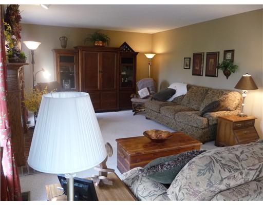 311 Allison Road Gibsonia, PA 15044 - Photo 9 of 18 Den/Family/Great Room.