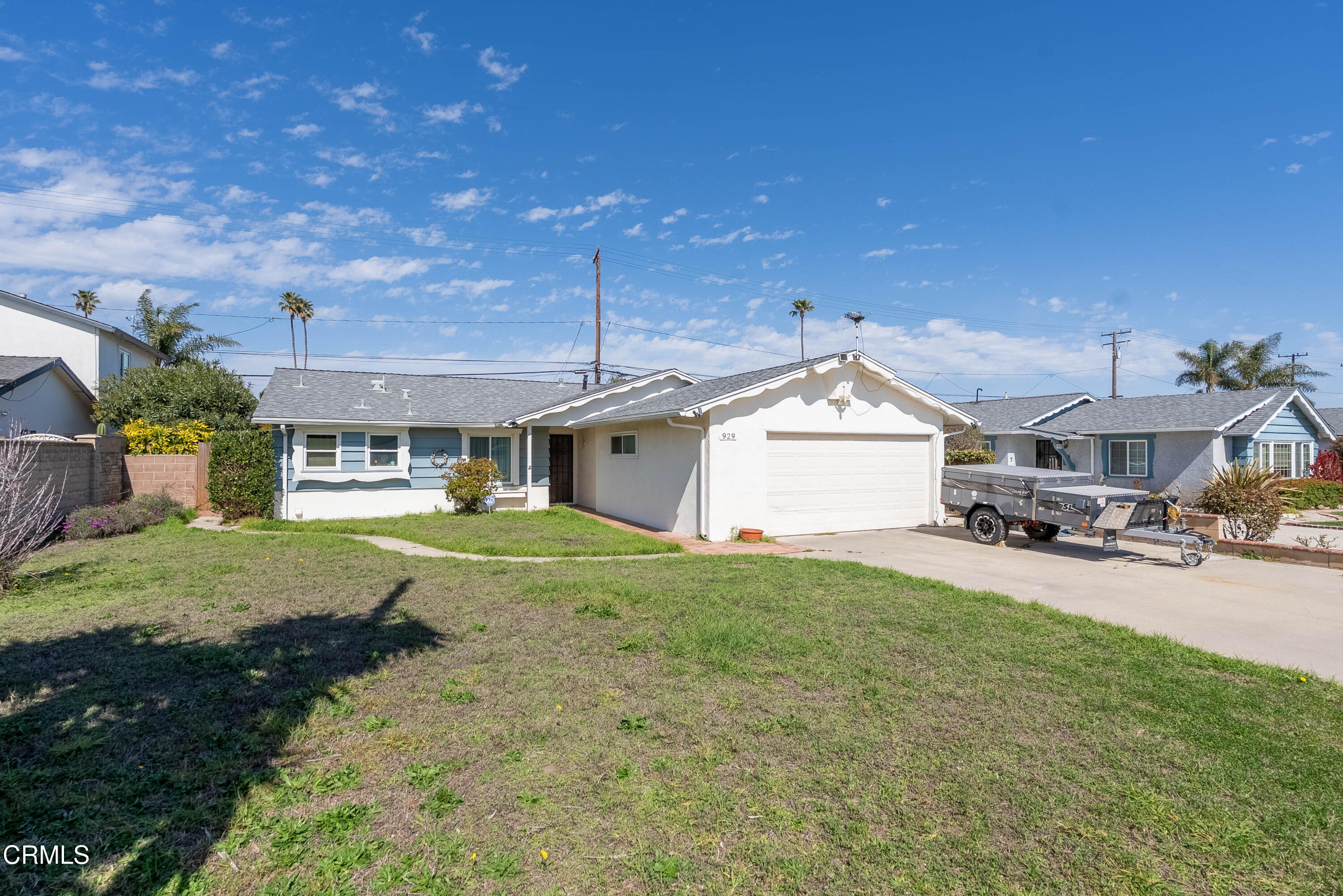 929 Bryce Canyon Avenue Oxnard, CA 93033 - Photo 3 of 11 a view of a house with backyard and sitting area