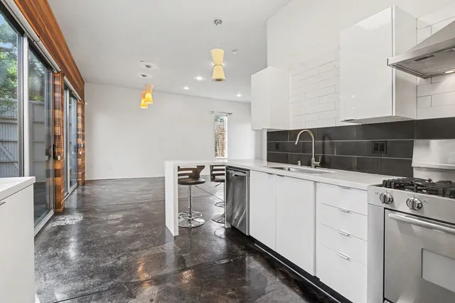 $4,095 | 3425 Louise Street, Oakland, CA 94608