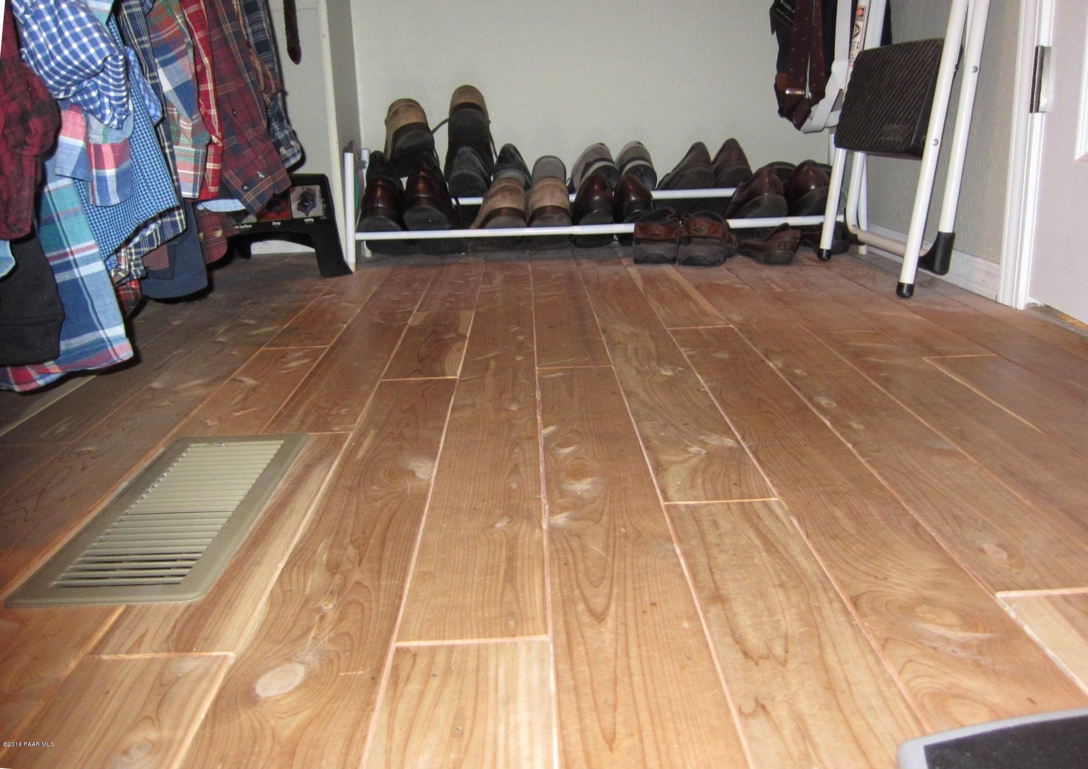 905 Hunter Ridge Road Prescott, AZ 86303 - Photo 15 of 20 Cedar Floor Closet