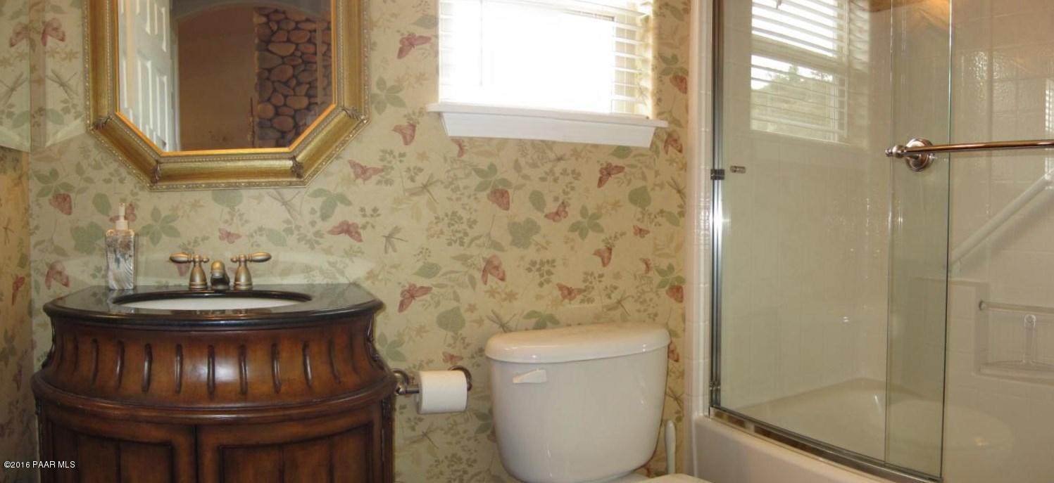 905 Hunter Ridge Road Prescott, AZ 86303 - Photo 19 of 20 Hall Bath