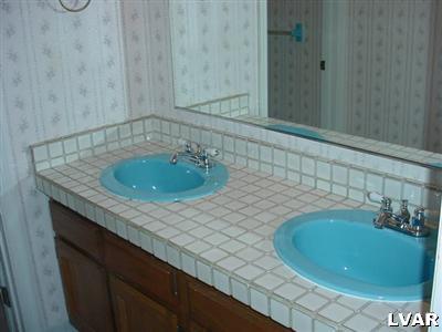 510 Mountain View Road Nazareth, PA 18064 - Photo 18 of 22 Gallery Image 18