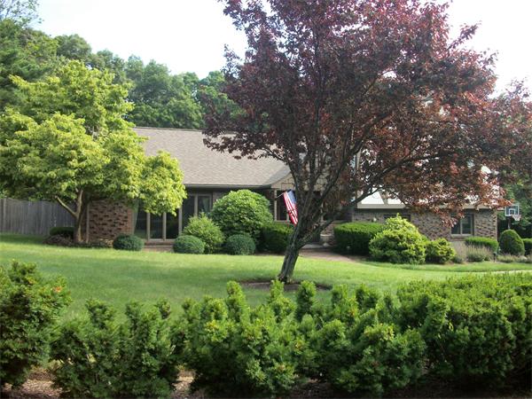 42 Mayflower Road Braintree, MA 02184 - Photo 2 of 8 Gallery Image 2