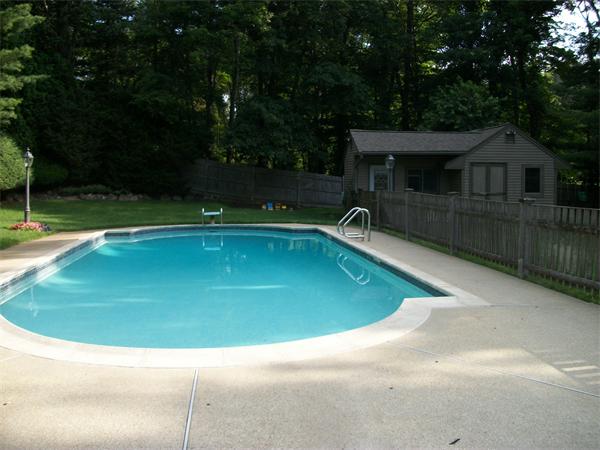 42 Mayflower Road Braintree, MA 02184 - Photo 6 of 8 Gallery Image 6