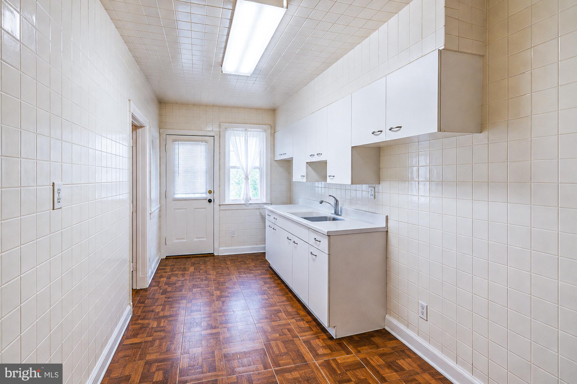1540 Kingsway Road Baltimore, MD 21218 - Photo 6 of 39