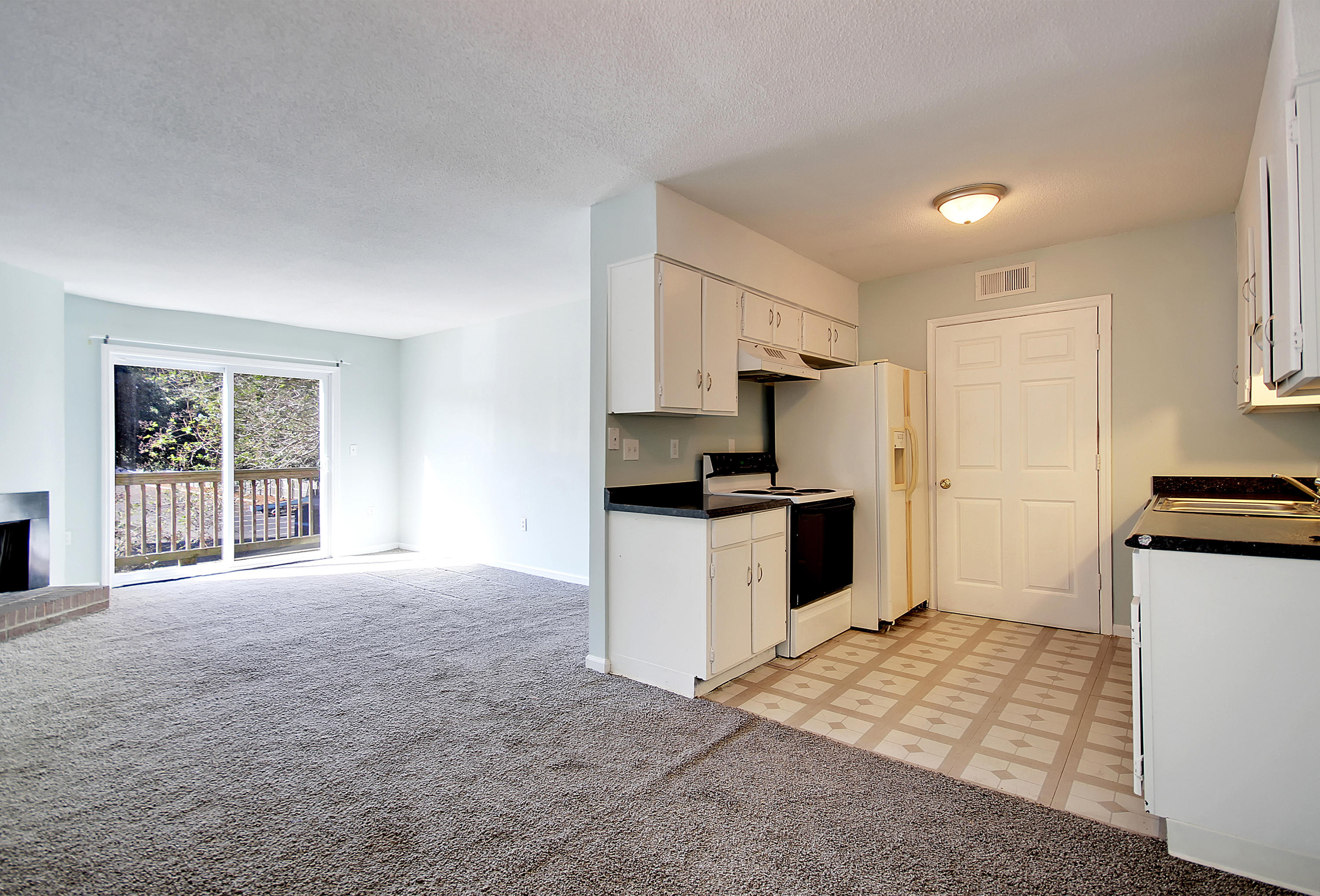 1402 Camp Road, Unit 11F Charleston, SC 29412 - Photo 6 of 21 IMG_6796_IMG_6802 copy