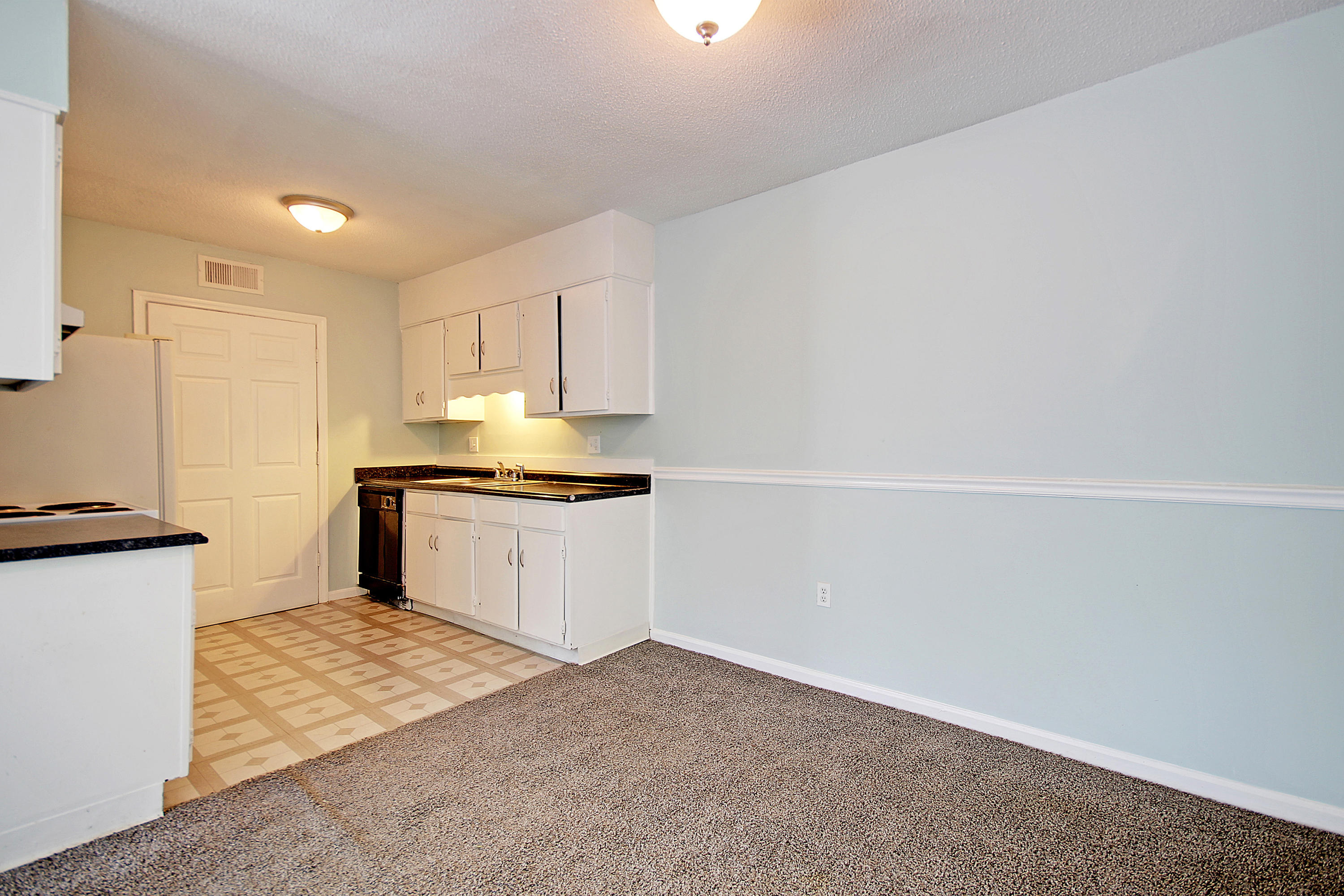 1402 Camp Road, Unit 11F Charleston, SC 29412 - Photo 7 of 21 IMG_6805_IMG_6813 copy