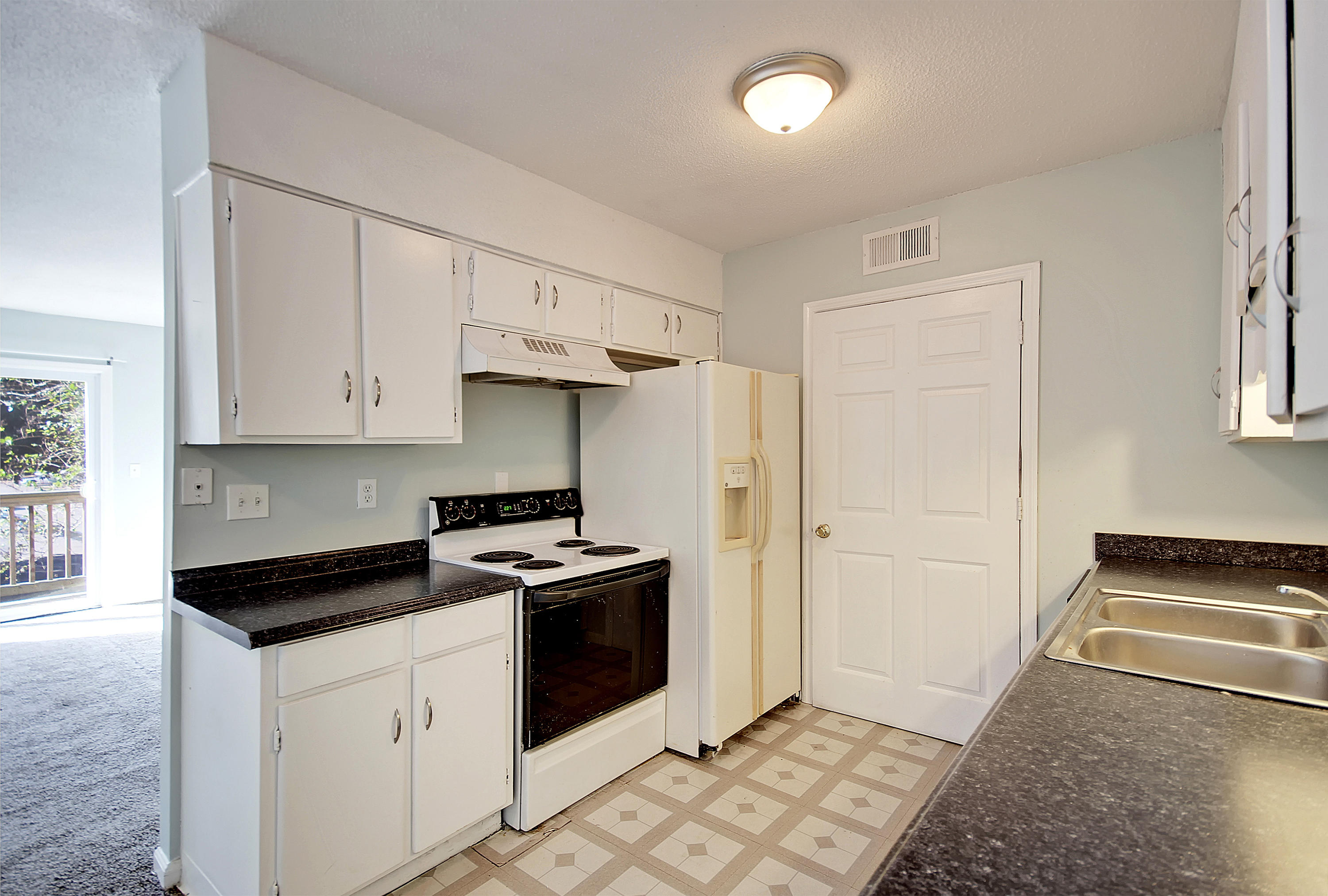 1402 Camp Road, Unit 11F Charleston, SC 29412 - Photo 9 of 21 IMG_6844_IMG_6855 copy