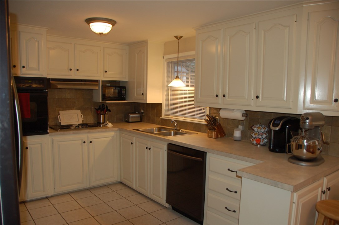 185 Carolina Nooseneck Road Richmond, RI 02898 - Photo 3 of 27