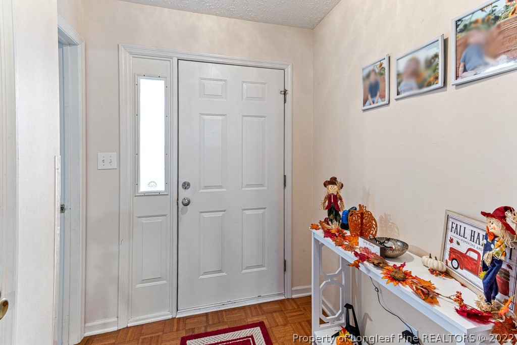5707 Walkabout Road Hope Mills, NC 28348 - Photo 3 of 27 Gallery Image 3