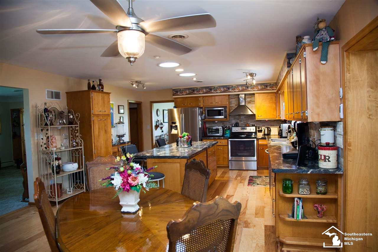 10487 Grafton Road Carleton, MI 48117 - Photo 28 of 54 31352619-27.JPG