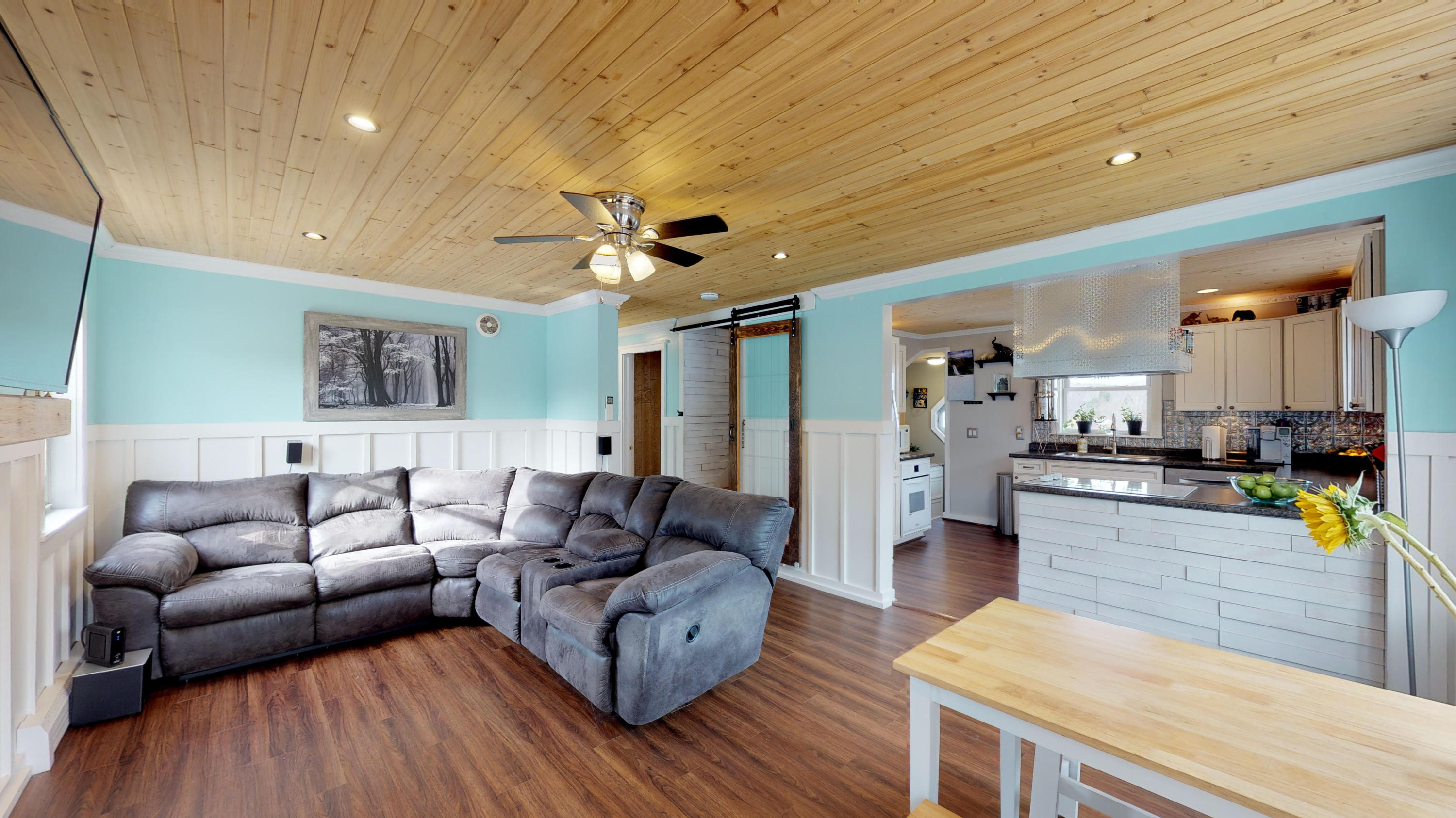 17 Weskeag Road Owls Head, ME 04854 - Photo 9 of 44 Living Room