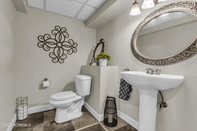 $900,000 | 120 Shenandoah Boulevard, Toms River, NJ 08753