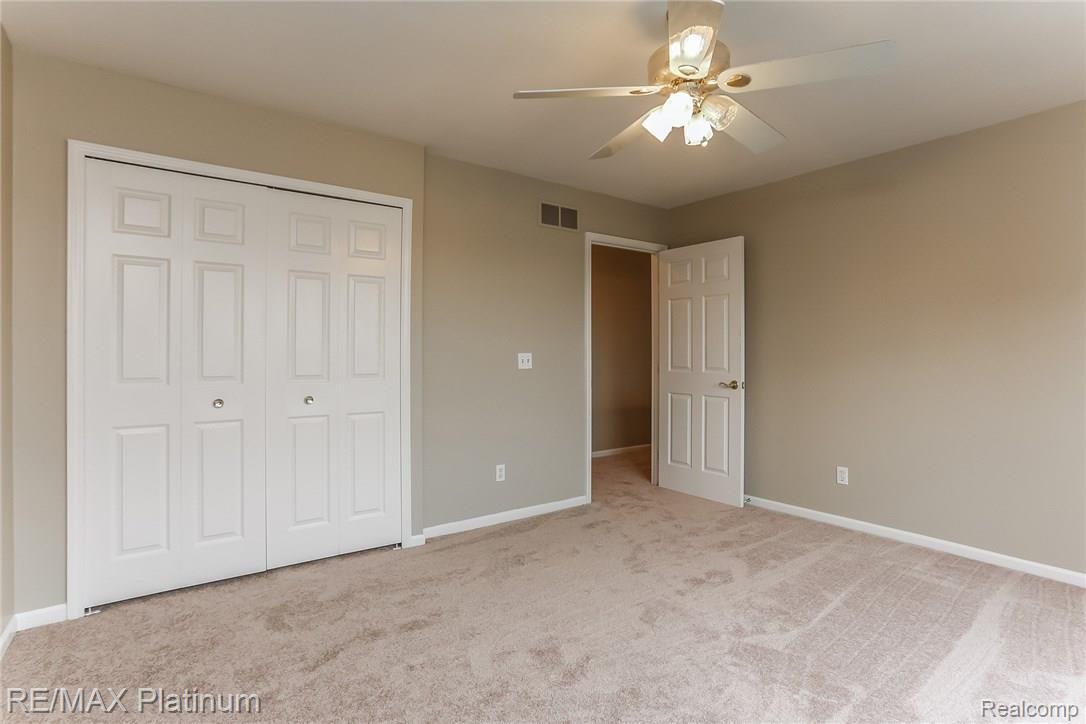 4327 Ridge Court Pinckney, MI 48169 - Photo 23 of 36 032-Bedroom-3403340-medium.jpg