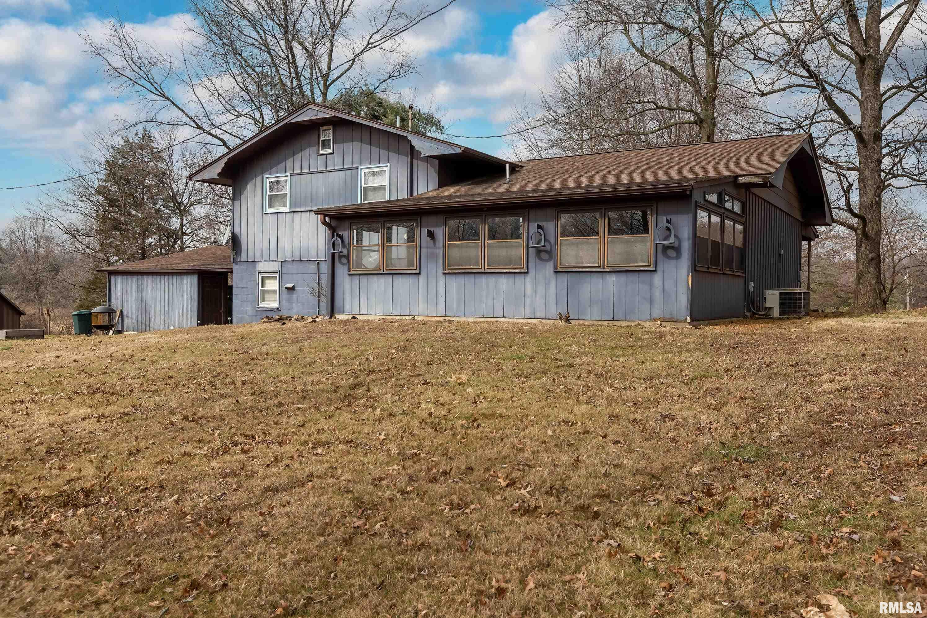 14051 Corinth Road Johnston City, IL 62951 - Photo 4 of 28 Gallery Image 4
